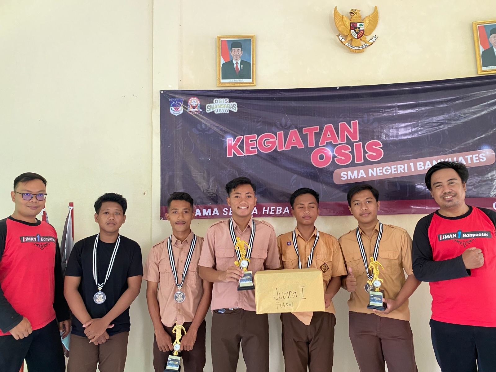 Penyerahan Hadiah Classmeeting